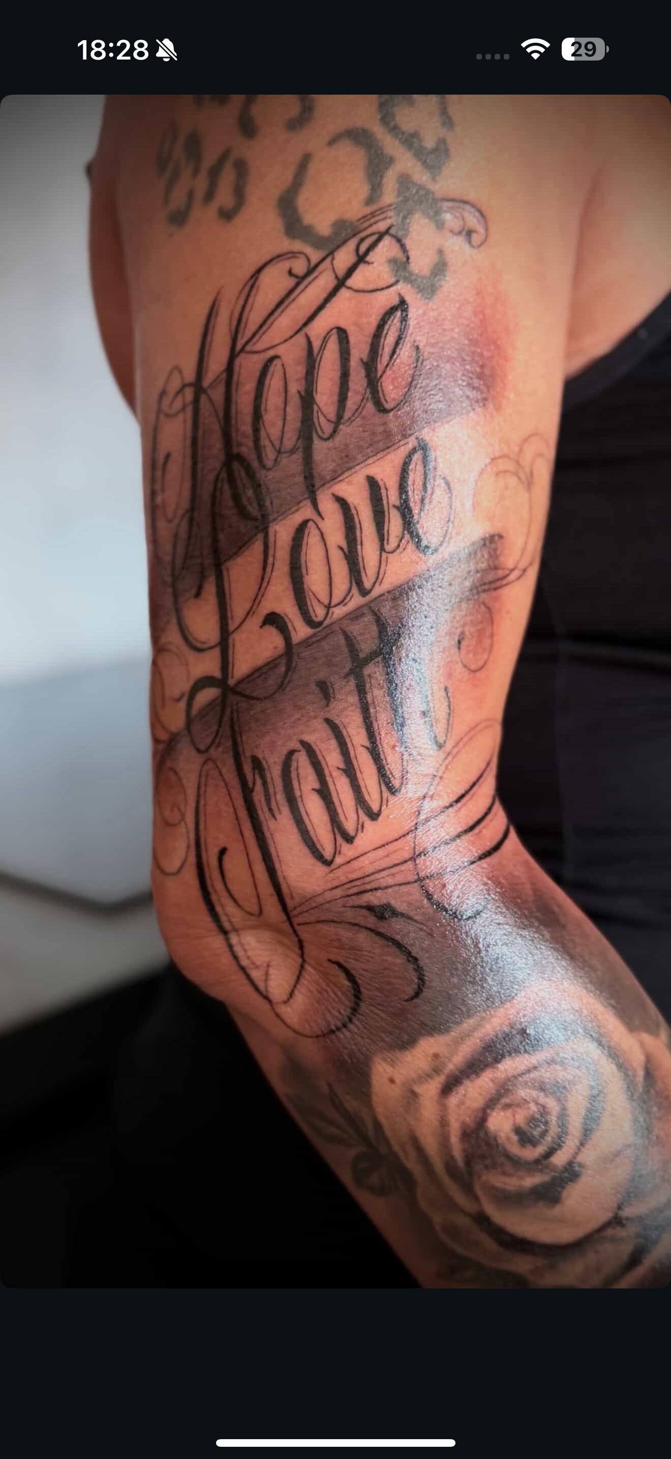 Lettering Hope Love Faith Sleeve