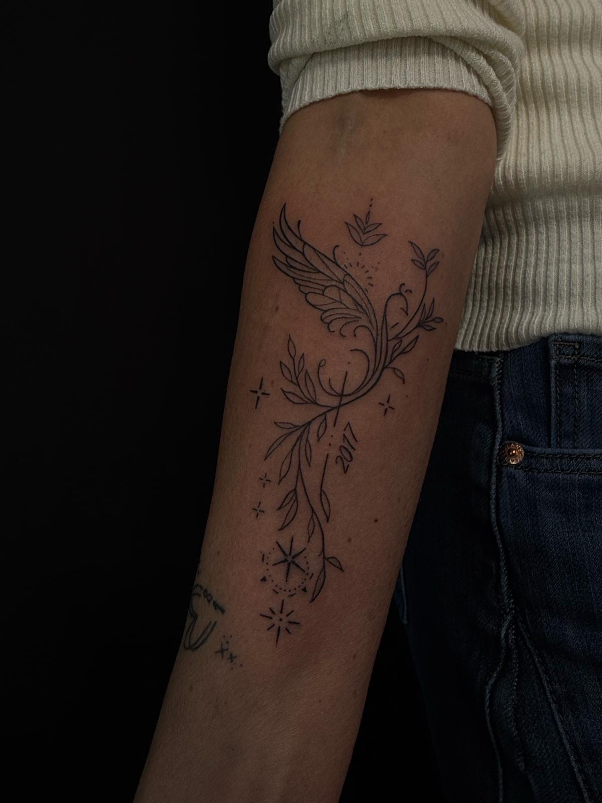 Fine Line Phoenix Tattoo, Unterarm