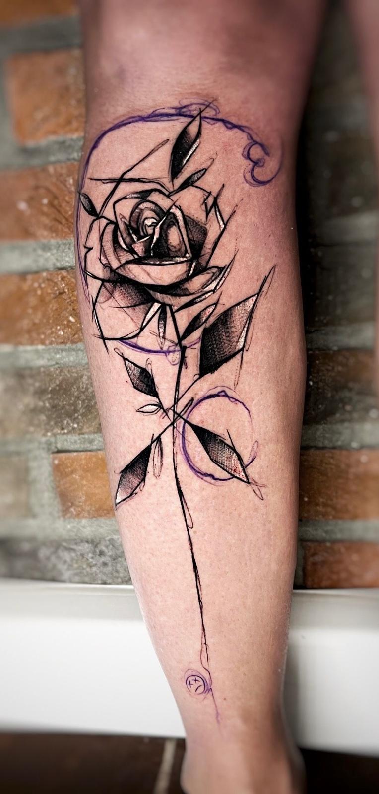 Abstrakte Sketch-Rose in Fine Line, Wade-Tattoo